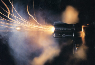 revolver alfa proj scaled Articole