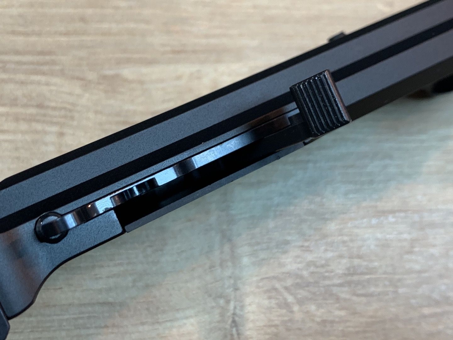 Prindere Henneberger pentru Merkel weaver la sina Leica