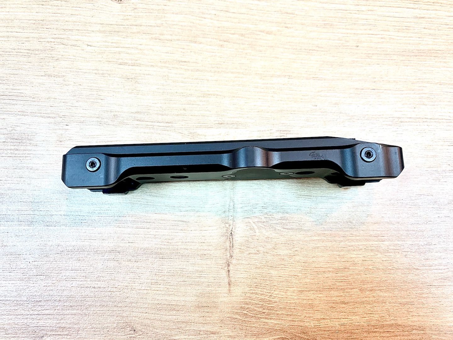 Prindere Henneberger pentru Merkel weaver la sina Leica