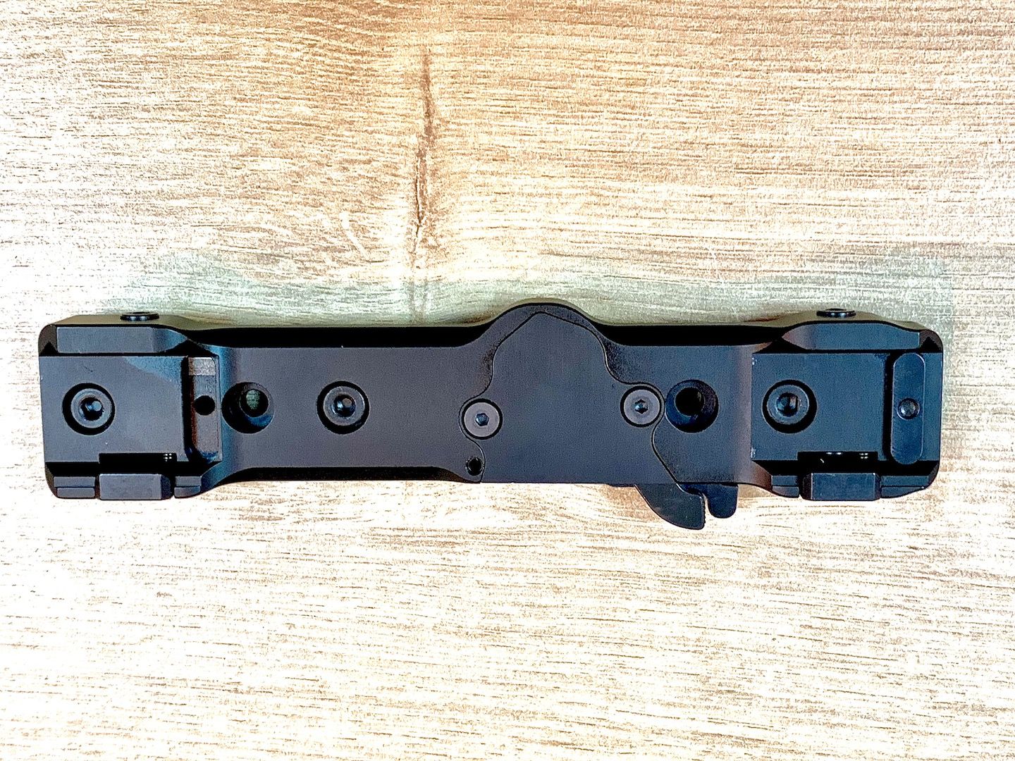 Prindere Henneberger pentru Merkel weaver la sina Leica