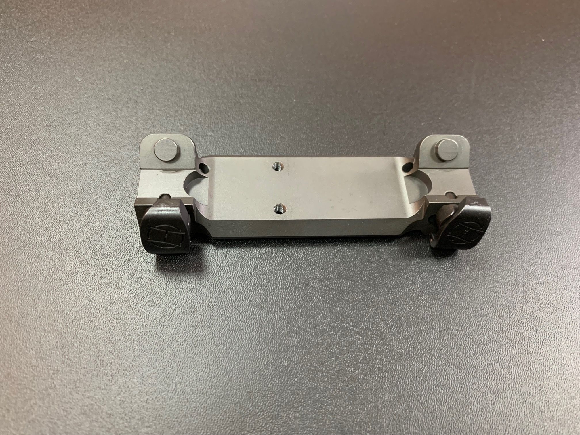 Prindere pentru Blaser - red dot Leica